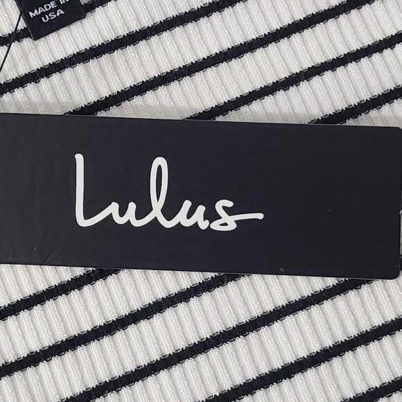 2/$30 Lulus Black and White Bodysuit Size S | Sleek Modern One-Piece - Picture 4 of 6